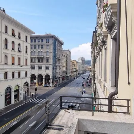 Carducci Dreams Including Free Parking Fast Fibra Apartman